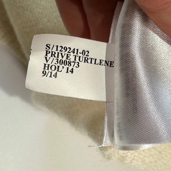Banana Republic turtleneck lightweight alpaca blend minimalist sweater L cream - Picture 9 of 13